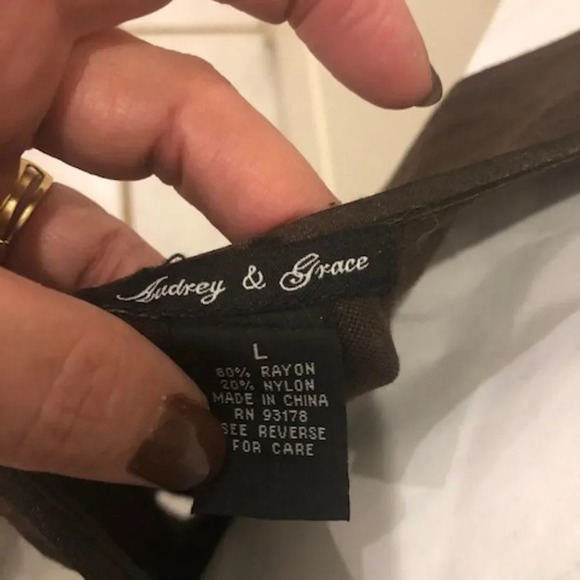 Audrey & Grace soft brown sleeveless‎ shell L - Picture 5 of 5